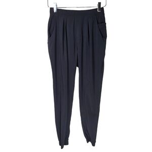 Lululemon Elastic Waistband 4 Pocket Track Pants in Black